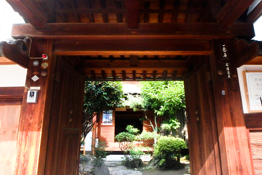 「今回会場を貸してくださった一念寺(いちねんじ)さん。京都市内とは思えないほどの静けさを感じられるお寺さんです。」