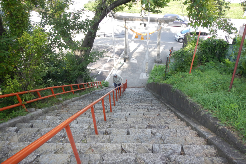 「神社の階段」